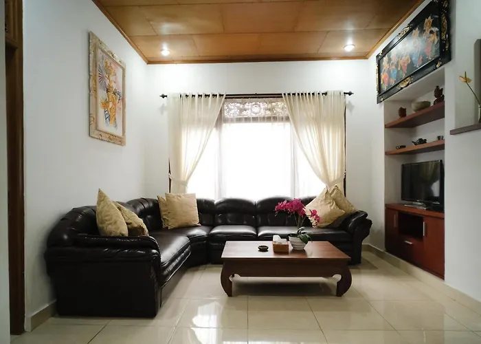 Brata's 2 Bedrooms With Private Kitchen Ubud