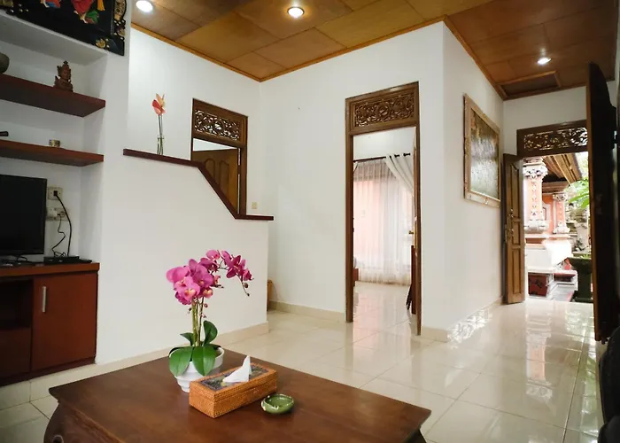 Ferienhaus Brata's 2 Bedrooms With Private Kitchen Ubud